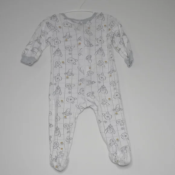 ✨Free W/🍼bundle✨Disney Winnie the pooh. White and gray size 12 M - Picture 1 of 6